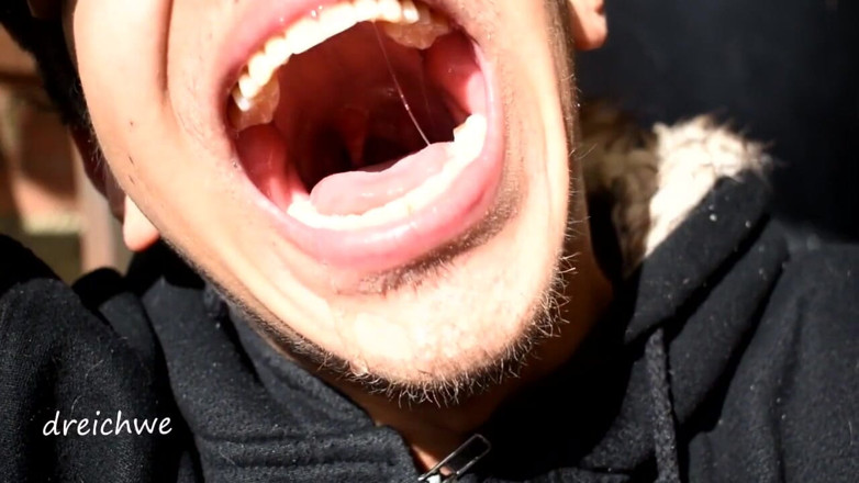 Dreichwe: Tongue game