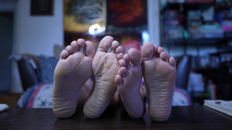 lilredvelvettt: Paroháč našimi nohama