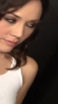 Morena pecando necesita confesar en el gloryhole
