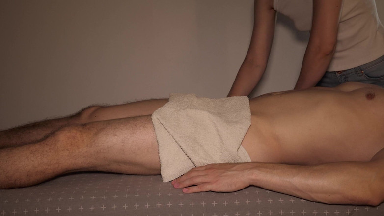 HotCoupleTeam: Ze geeft een geweldige massage met een happy end