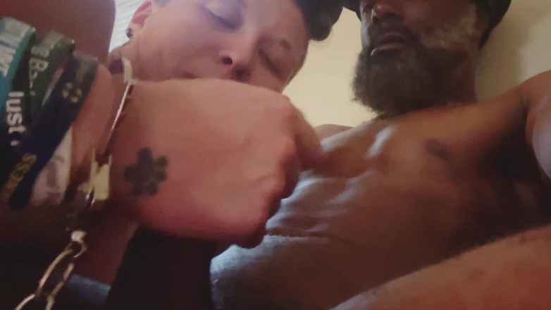 Thekookiejar: मेरे हथकड़ी अधिकारी को लंबा अनलॉक करें और मैं अपनी गुलाबी चूत को चोदूंगा