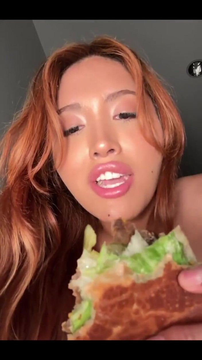 Jayla Cuateco: Ik noem dit burgers en tieten