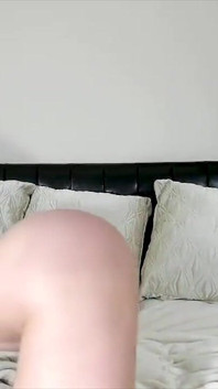 Tante semok nikki benz lagi asik muasin memek bebasknya pakai mainan seks - bintang porno terkenal lagi asik mamerin toket besarnya sendirian