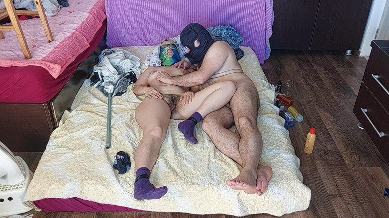 Amateur_MS: Urut sensual pasangan panas dengan minyak di badan