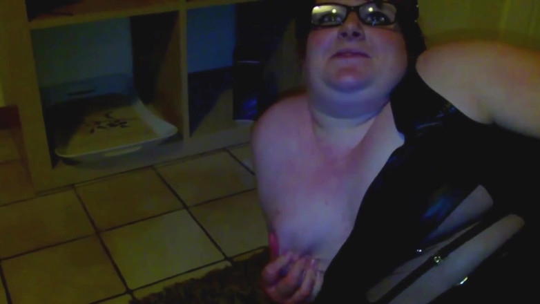 BBW Zone: Gordinha está sendo fodida por um cara mais velho