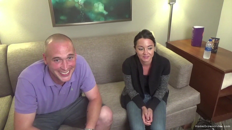 Homegrown Big Tits: Casal quente se divertindo