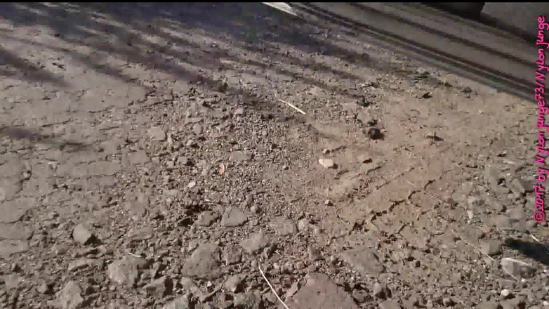 Carmen_Nylonjunge: 水たまりに白いスニーカーソックス