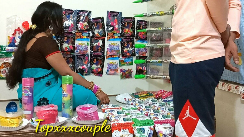 Topxxxcouple: Pembeli toko disetubuhi oleh pelanggan.