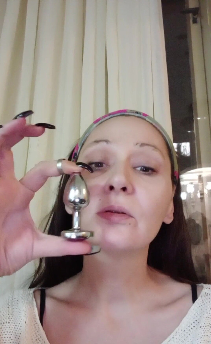 Dominatrix Redsonyja: Tüm deliklerimin bu tadı biraz yalaman gerekiyor söz veriyorum benden...