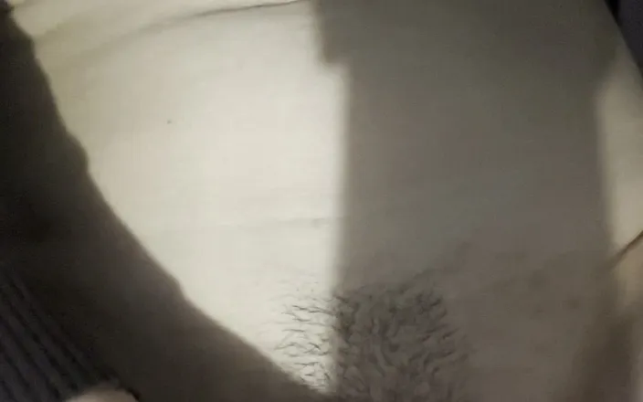Dazzlingfacegirl: Rub my hairy pussy front my lover and filming for...