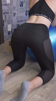 Fitness Girl Teases Visible Panty Lines in Tight Leggings