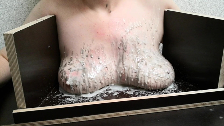 Bouncy Tits Action: La depiladora de tetas 2