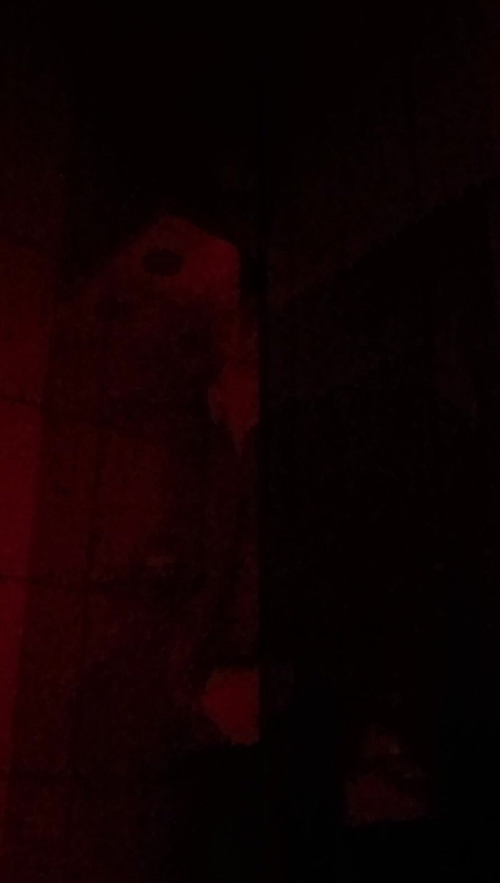 MiguellTrajano: Testowanie nowego światła łazienkowego koszar