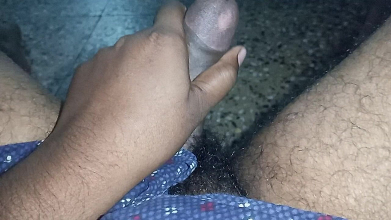 Fucking my wife: 非洲男同在浴室里吮吸妻子的胸部和