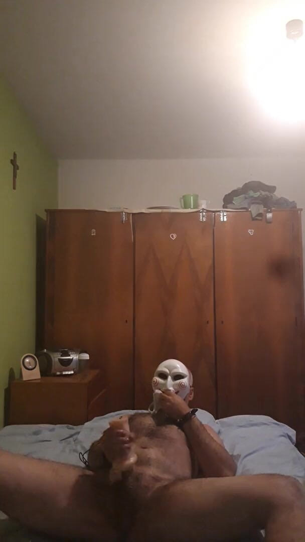 SingerMask: Fuck this pussy toy!