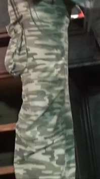Sexy holka s úžasným tělem si hraje se svou hračkou