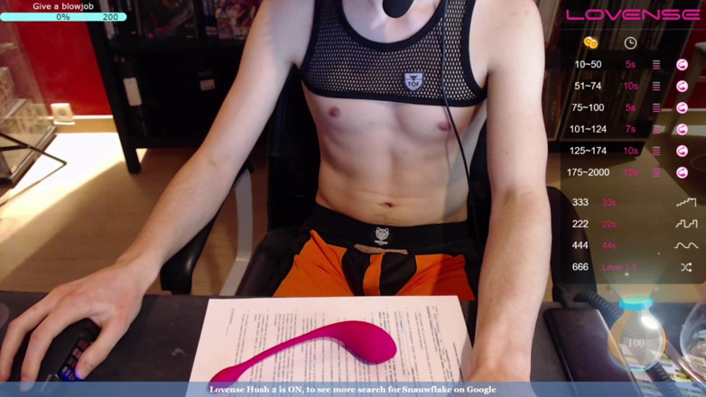 Snauwflake: Snauwflakeはchaturbateで楽しんでいる - パート1