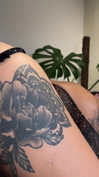 Het och kåt porrstjärna vill att jag ska knulla henne i röpan - Lorena Doll