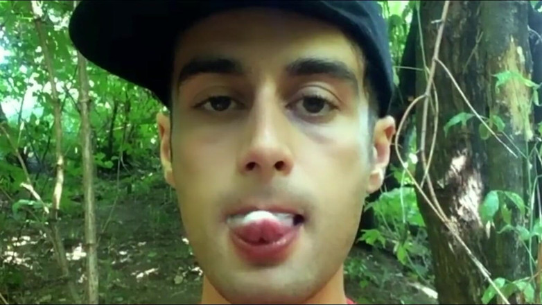 Idmir Sugary: Muncrat panjang solo di mulut - 3 orang asing dikunyah sampai muncrat...