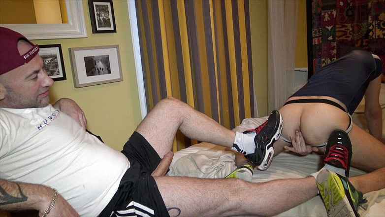 BAD BOYS FUCKERS FROM FRANCE: Französische schlampe fickt von xxl schwanz von tom domiantn