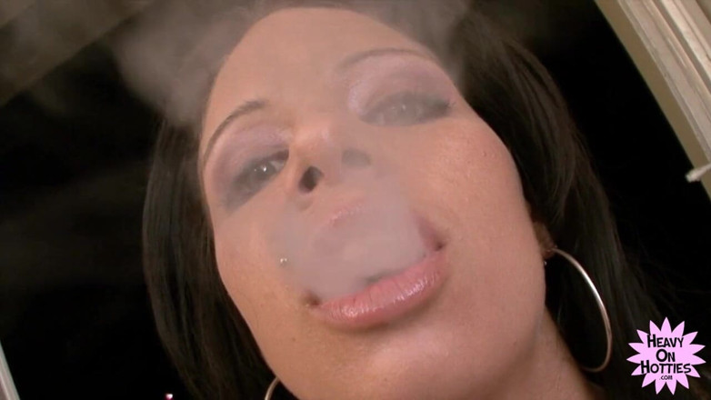 Heavy on Hotties: Puffiest babe has a cigarette fetish