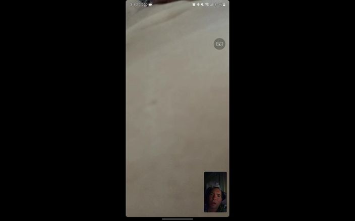 ChickenNDBeard: La principessa si gode la sua sessione di masturbazione