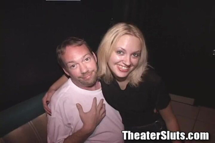 Theater Sluts: Rubia facial gangfuck porno teatro fiesta chica