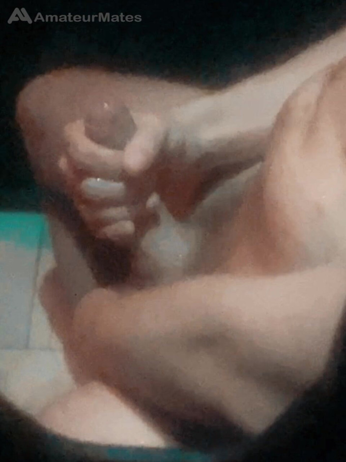 AmateurMates: Skutečný amatérský pohled do gloryhole