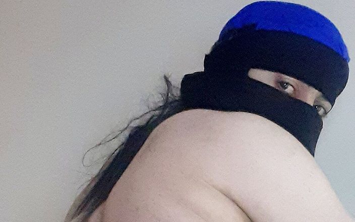 Chahraazad: Sexy Big Ass Arabic Crossdresser