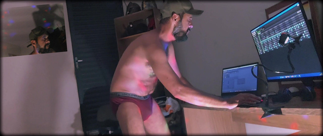 Stink HairyMale: Hard Techno Masturbation
