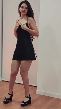 VIDEO MUSICAL STRIPTEASE TWERKING Y CULO APLAUSOS