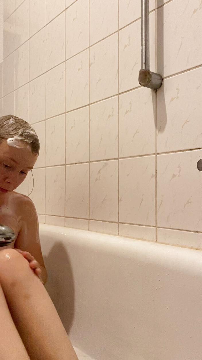 SweetLucy96: Telecamera nella doccia