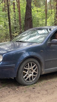 La frustrazione del cranio nella foresta si trasforma in una caduta arrapata e pompino di salvataggio