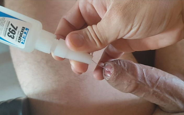 Straight Daddy Club: Tutkalla Dolu Yanan Horoz Ereksiyonu Artırır!!