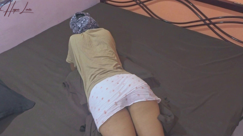 Hope Love: Han övertygar hembiträden att ha mycket sex med honom