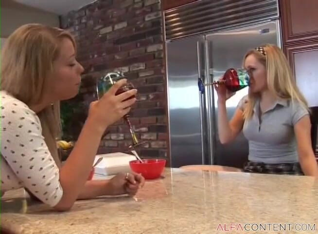 Teens Get it Hard: Hot Teen Sluts Try to Make Each Other Cum