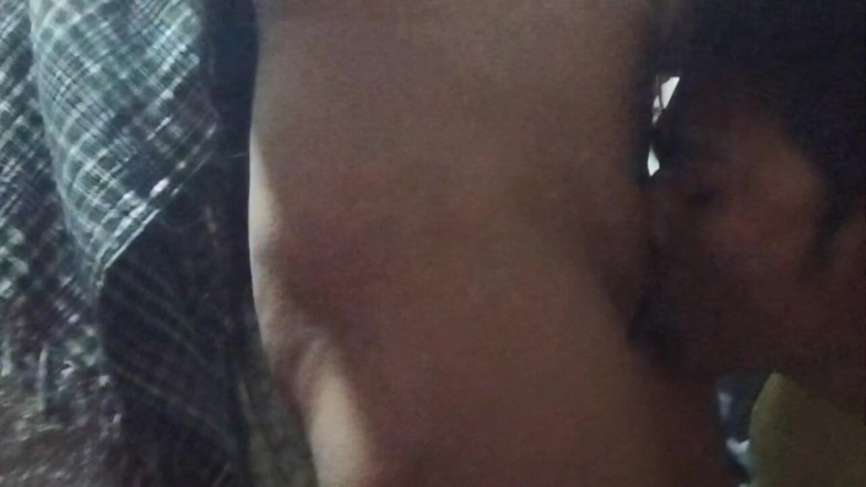 LKGX121: Des filles de rose rouge jouent au masti, partie 2