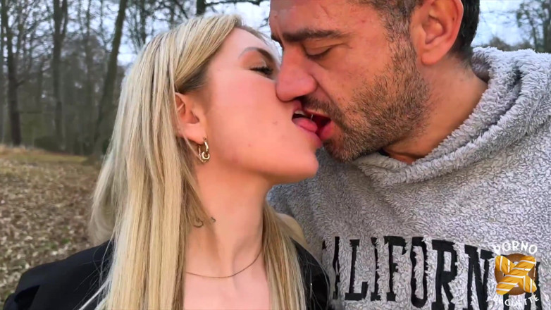 Porno Baguette: Georgia, Sexy Blonde, Gets Fucked by Two Cocks