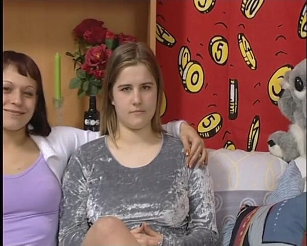 YOUR FIRST PORN: Kim & Sandra - Geile Titten Und Das Erste Mal Vor Der...