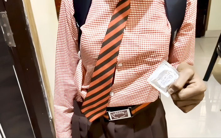 HotSihvani63: Indisches desi süßes college-mädchen gibt mir kondom und fickt in...