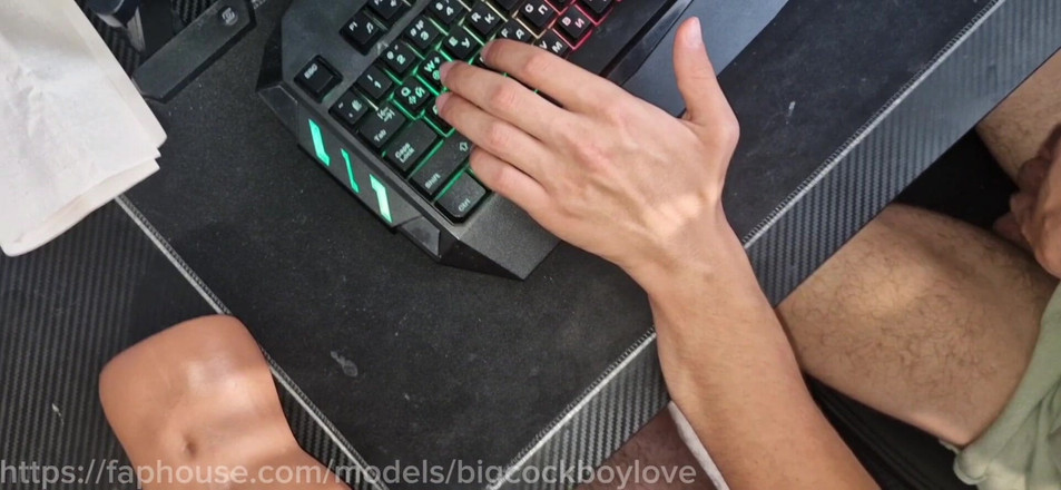 AlexGay: Neem Mijn Warme, Ik Zal Je Jonge Lichaam Vullen Met...