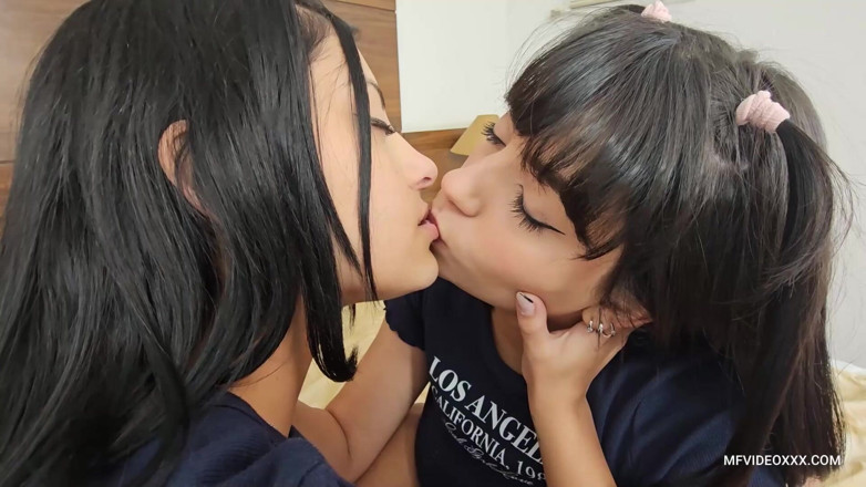MF Lesbian: Young Fondness