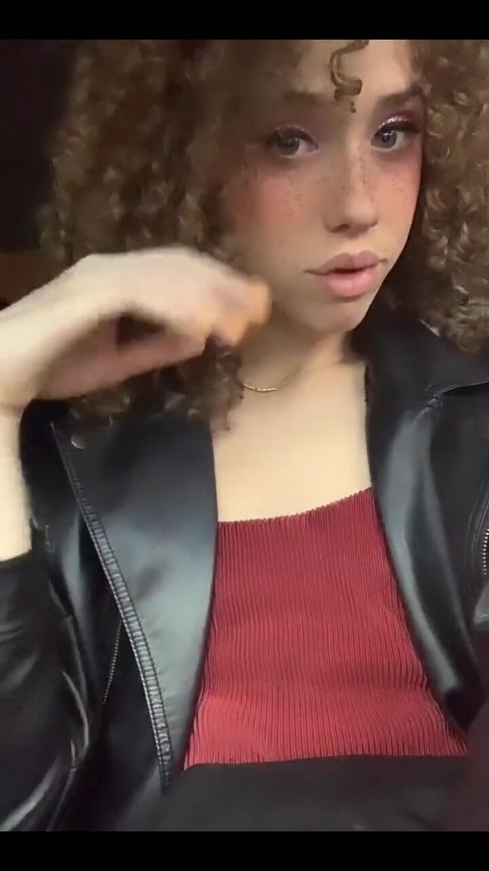 Tia Tizzianni Productions: Jemand zahlt für meine Ffs