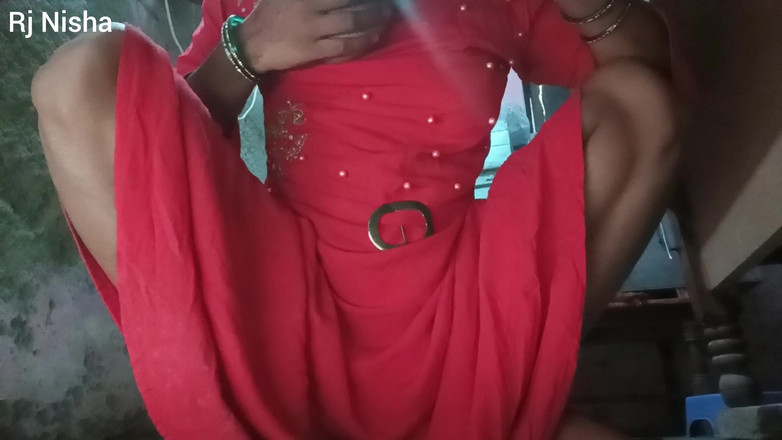 RJ NISHA: Дружина дезі не соло дрочить на ліжку - справжні звуки та м'які стогони