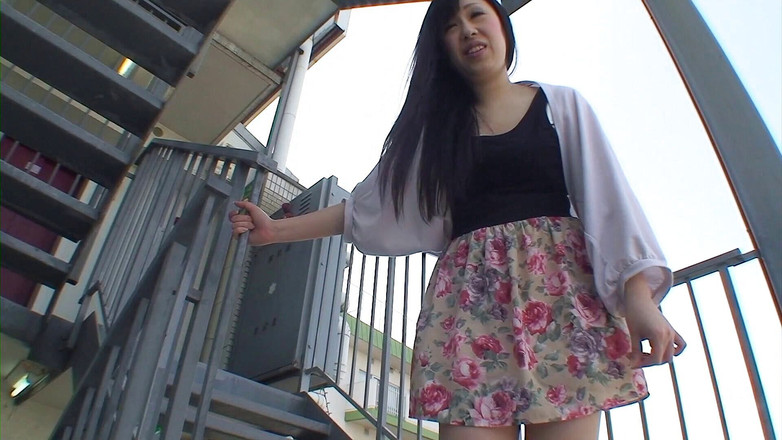 Japan Lust: Japon orta yaşlı seksi kadın açık havada beklenmedik bir şekilde sikiliyor