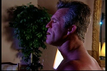 Perfect Porno: La moglie tettona soddisfa un ragazzo con un cazzo grosso