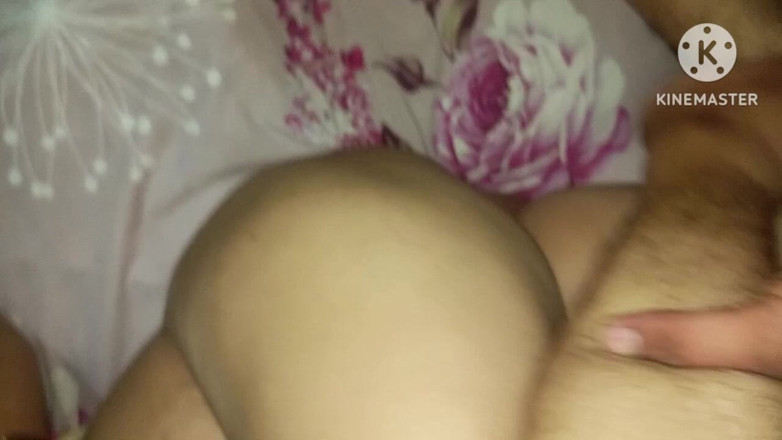 Lubnawife: Istri desi toket besar alami