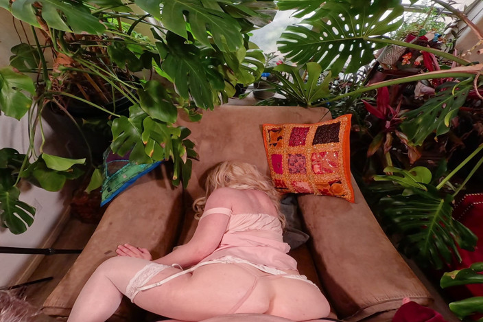 Erin Electra VR: Manželka platí dluh