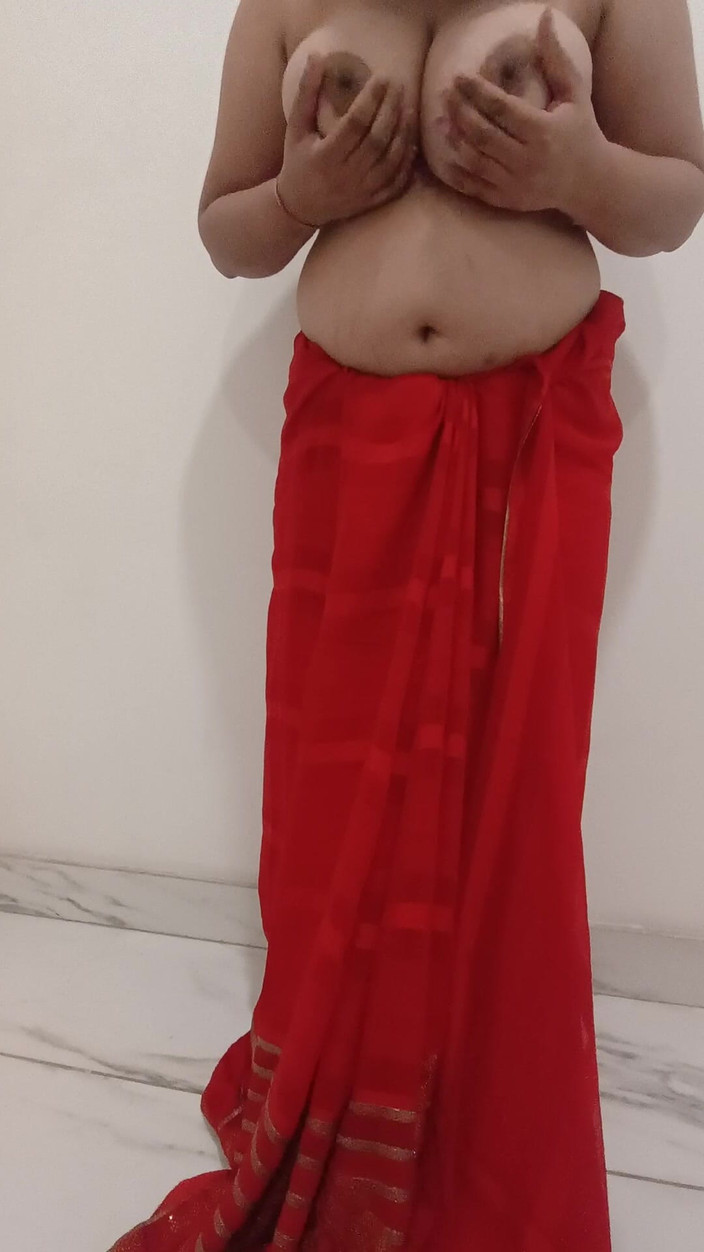 LailaDesire: 最初のインタラクション - おっぱいダンス、プッシーショー