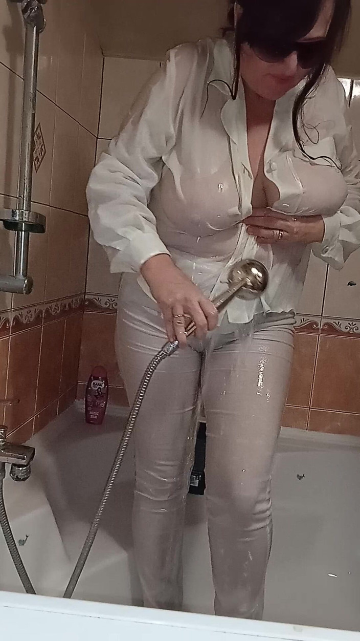 Carmen40: Busines Shower Women